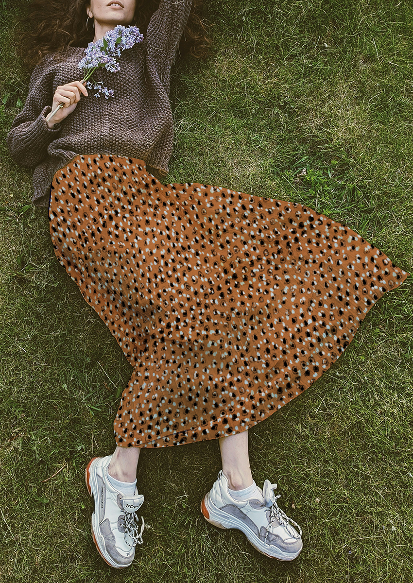 0036A- Y2K Soft Tan and Blue Dots