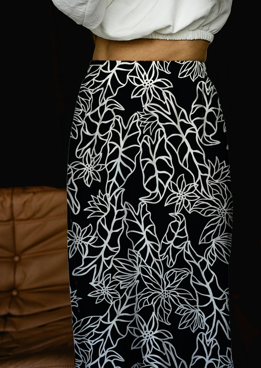 0210B- Black and White Outline Tropical