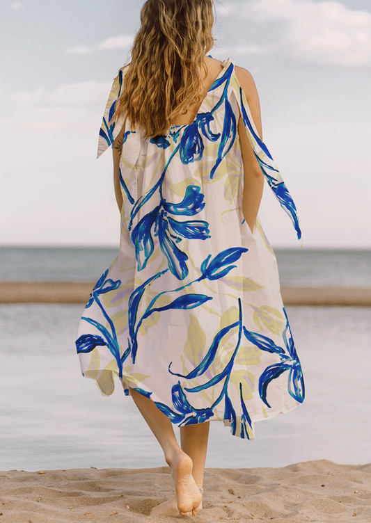 0877D- Large scale Blue, White and butter yellow Floral